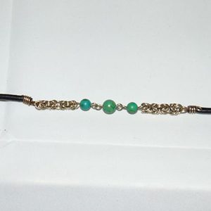 Pulsera combinada Metal, Piedra y Cuero. Punto del Inca